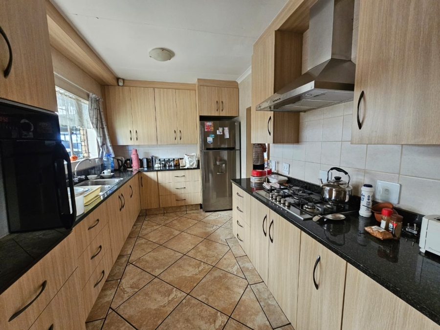 5 Bedroom Property for Sale in Miederpark North West
